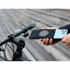 Support Aimanté Pour Smartphone Sur Fourche Vélo Shapeheart -Remorques vélo Soldes Boutique support smartphone fourche velo shapeheart