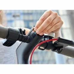 Support Vélo Aimanté Pour Smartphone - Shapeheart -Remorques vélo Soldes Boutique support velo aimante pour smartphone shapeheart full 3